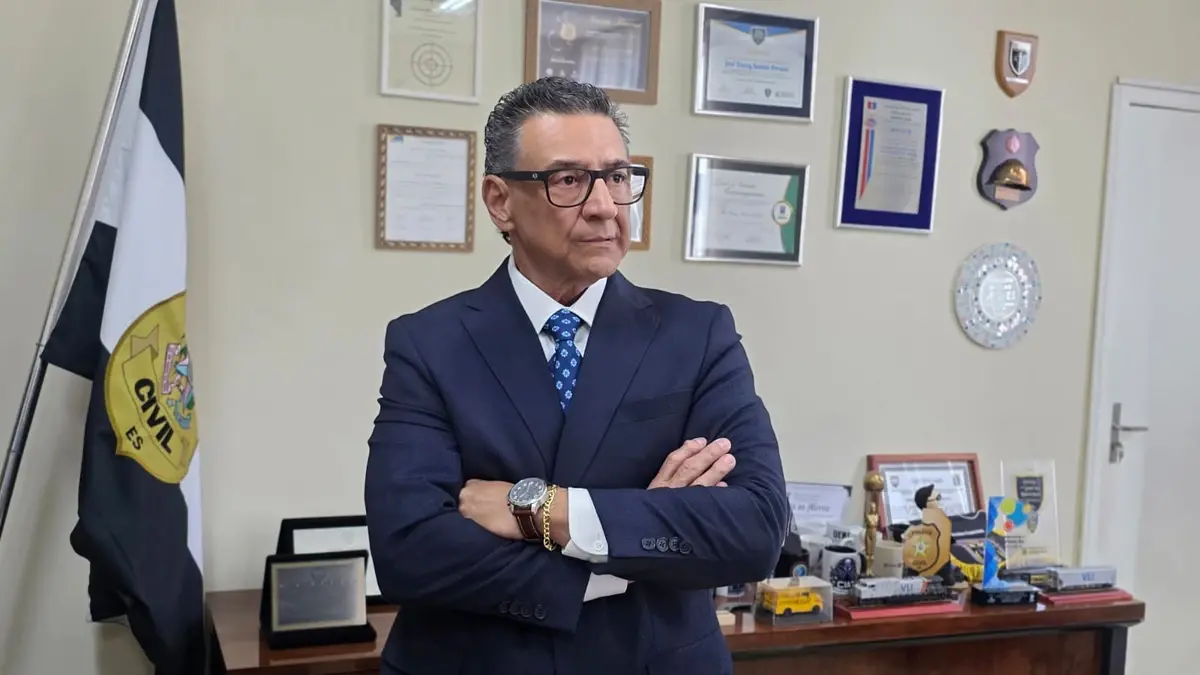 Chefe da Polícia Civil do ES pede demissão após ser denunciado na PF por suspeita de coação à testemunha