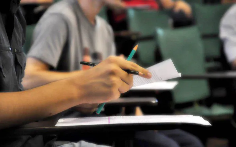 Mais de 1,1 mil estudantes da Ufes fazem Enade no domingo (20)