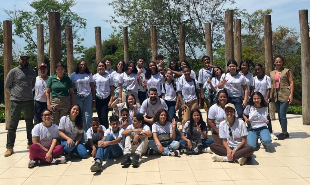 Escola no Aricanga transforma parque em sala de aula para estudantes de Aracruz