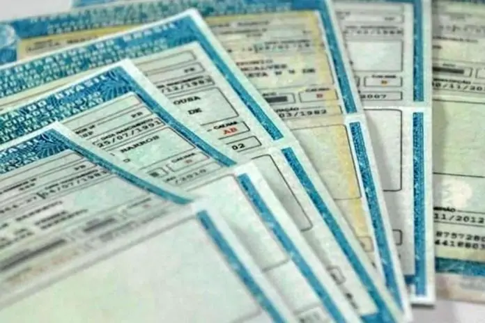 Multas e taxas do Detran-ES agora podem ser pagas no cartão de crédito